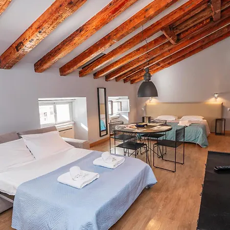 La Fermata Del Viandante Trieste