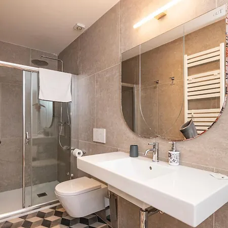 La Fermata Del Viandante Trieste