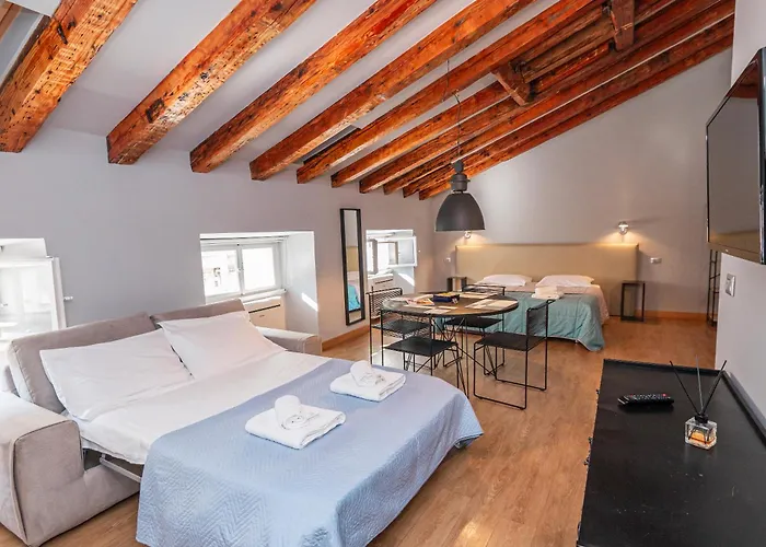 La Fermata Del Viandante Trieste