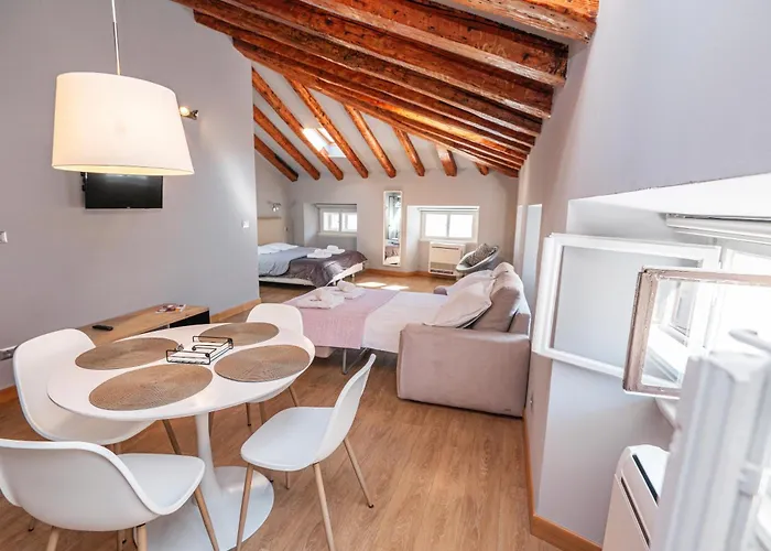 La Fermata Del Viandante * Trieste